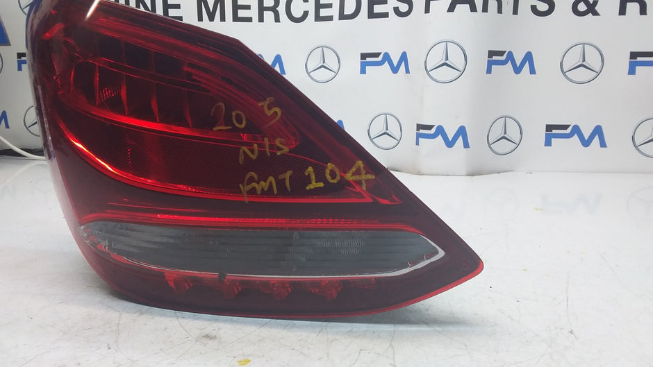 MERCEDES C-CLASS W205 PASSENGER SIDE NS REAR TAIL LIGHT A2059061157 2016 FMT104