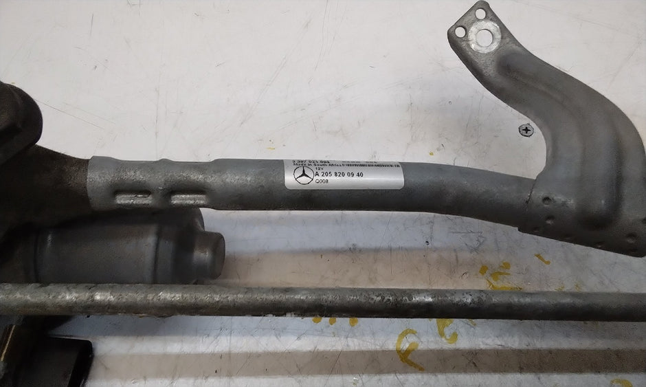 MERCEDES-BENZ C CLASS W205 FRONT WIPER MOTOR WITH LINKAGE A2059600940 FM00750