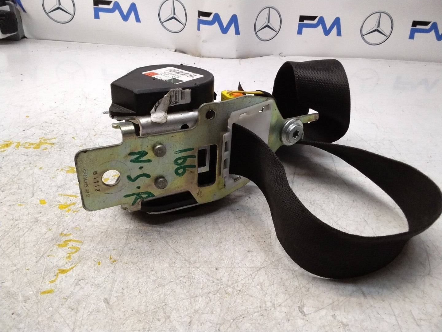 MERCEDES BENZ GLE W166 SIDE REAR SEAT BELT A1668603185 FMS370 NSR