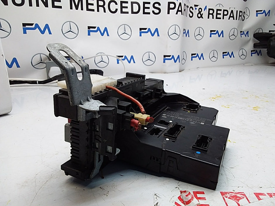 MERCEDES E-CLASS W212 FUSE  BOX RELAY A2129004201  FMF101