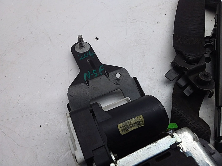 MERCEDES C-CLASS W204 SEAT BELT FRONT LEFT PASSENGER SIDE A2048680022 FMS204 NSF