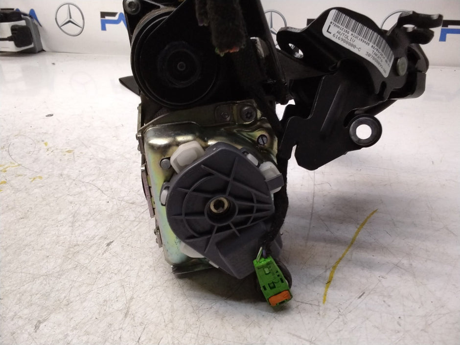 MERCEDES W207 E CLASS FRONT LEFT PASSENGER SIDE SEAT BELT A2078605985 FMS441 NSF