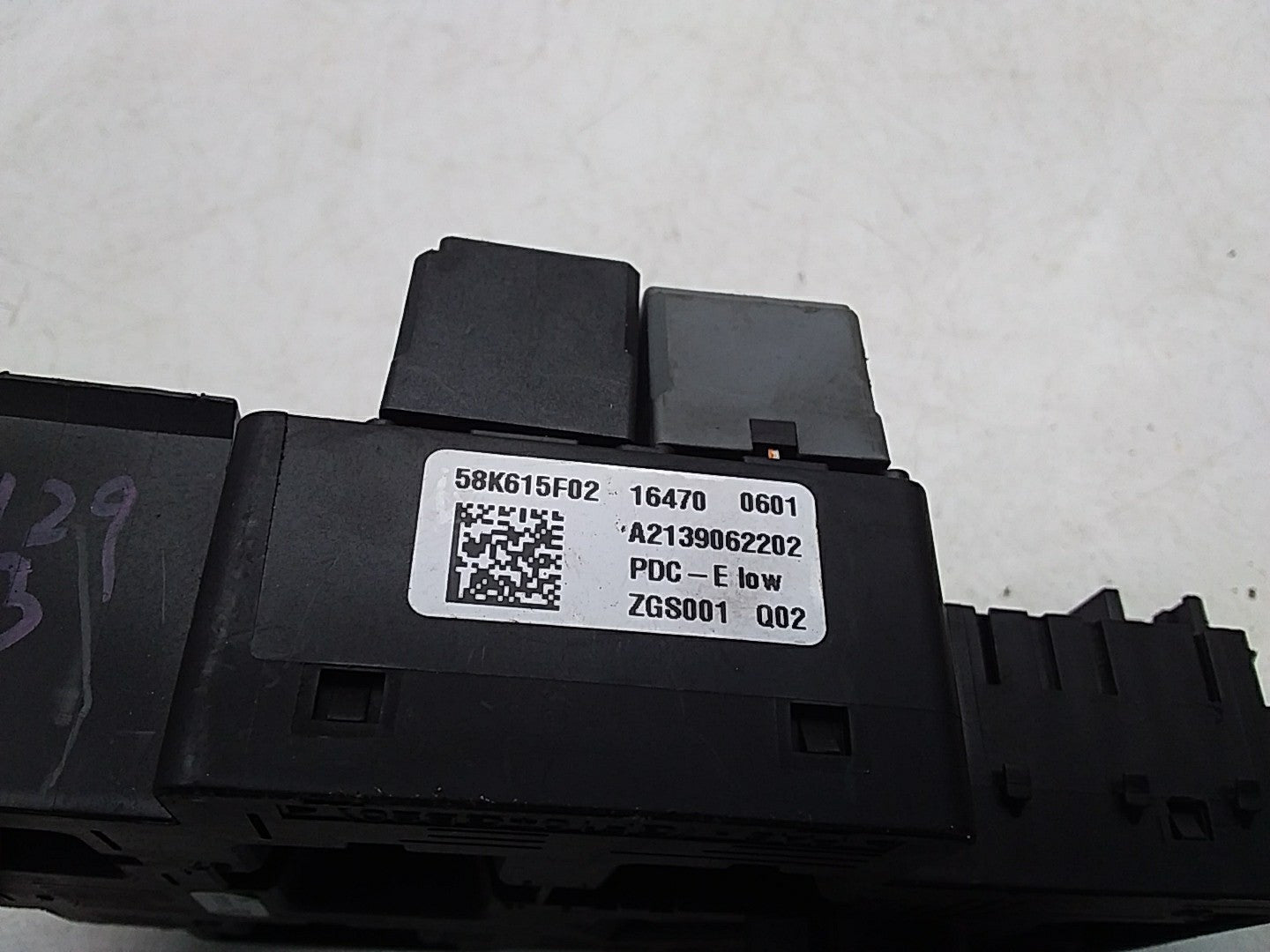 MERCEDES BENZ E-CLASS W213 2016ONWARDS FUSE RELAY BOX  A2139062202 FMF129