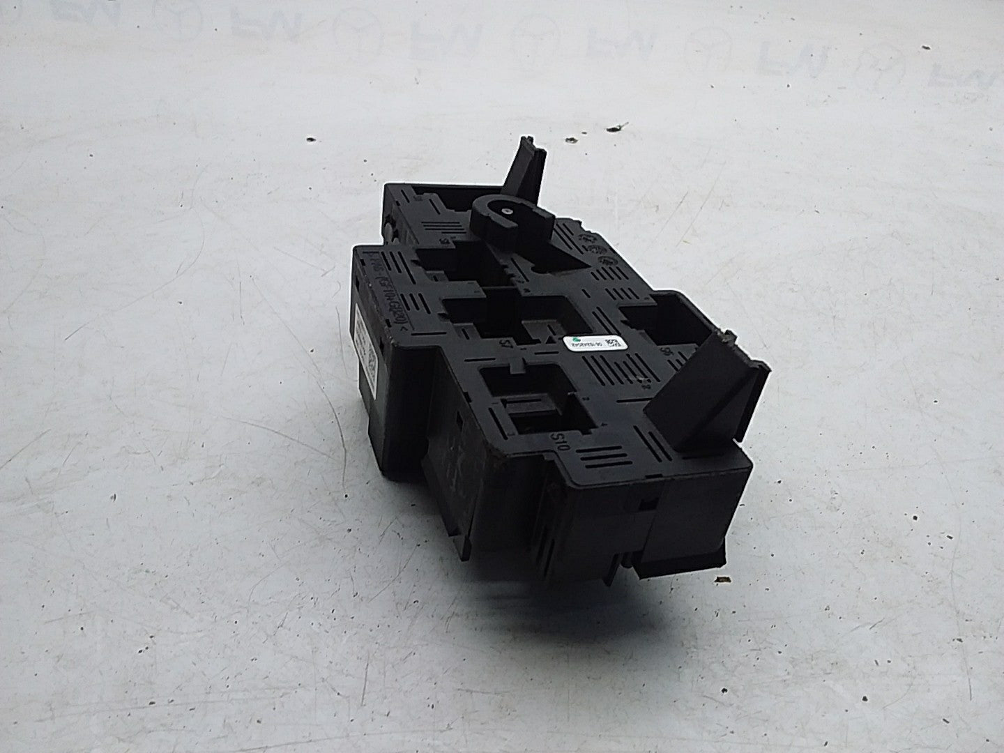 MERCEDES BENZ E-CLASS W213 2016ONWARDS FUSE RELAY BOX  A2139062202 FMF129