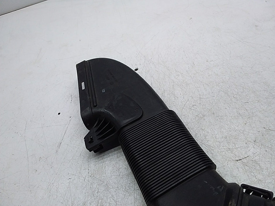 MERCEDES BENZ C-CLASS W205 AIR INTAKE TUBE A6510903242 FMI50 (DAMAGED)