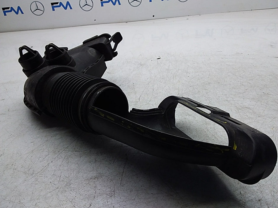 MERCEDES BENZ E-CLASS W213 AIR INTAKE TUBE A6540040097 FMI45 (DAMAGED)