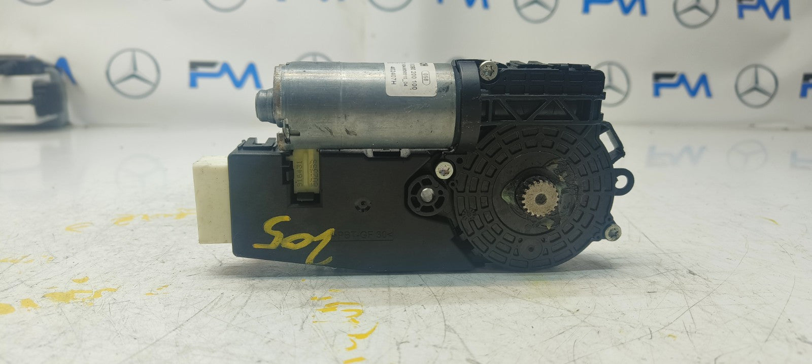 Mercedes C-CLASS W205 Sunroof Motor Regulator  0390200100 FM00705