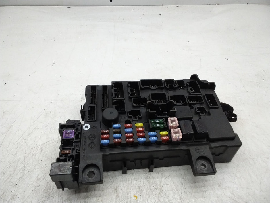 MITSUBISHI OUTLANDER FUSE RELAY  BOX  8637A869  FMF166