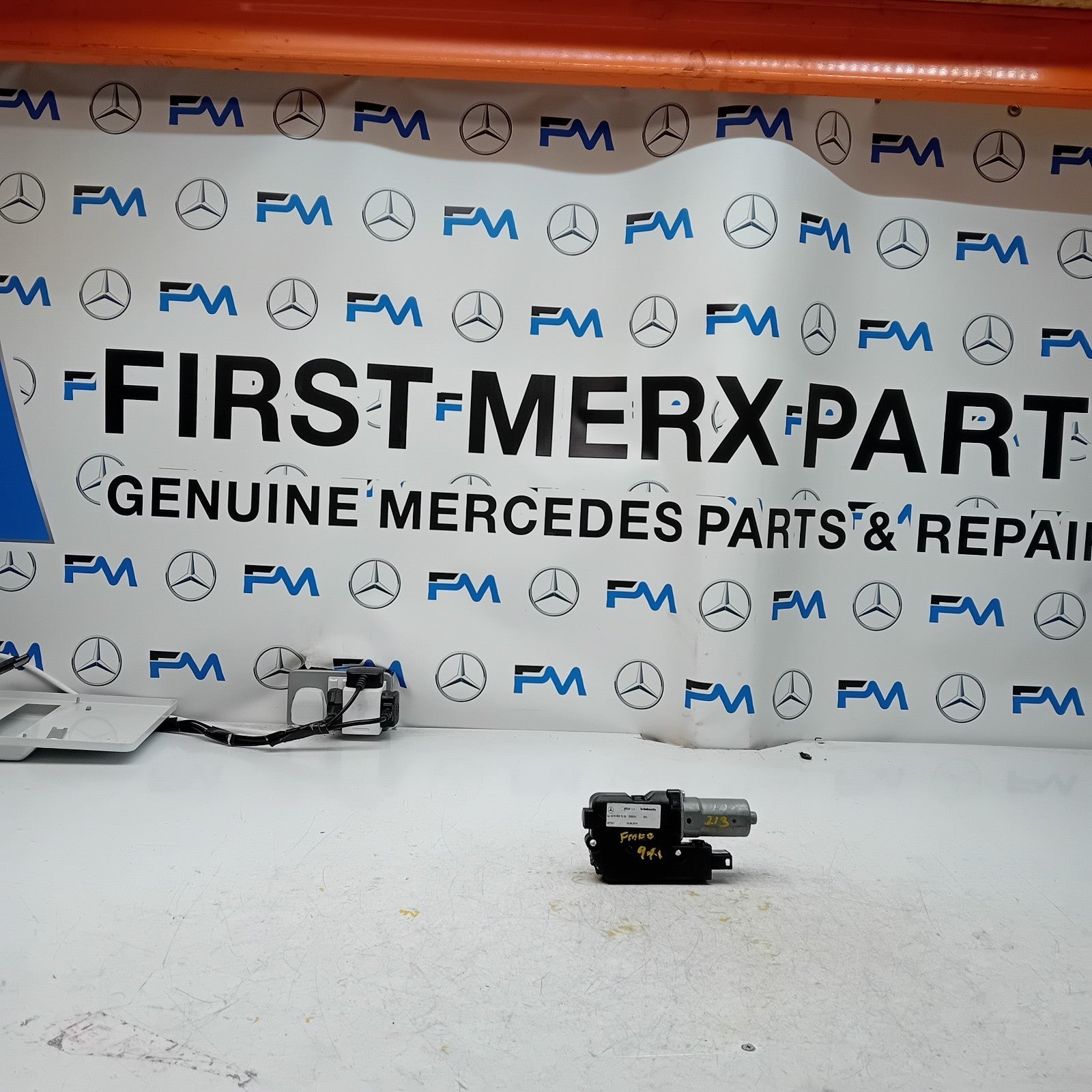 MERCEDES BENZ E-CLASS W213 2016 SUNROOF MOTOR  A2139067003 FM00941