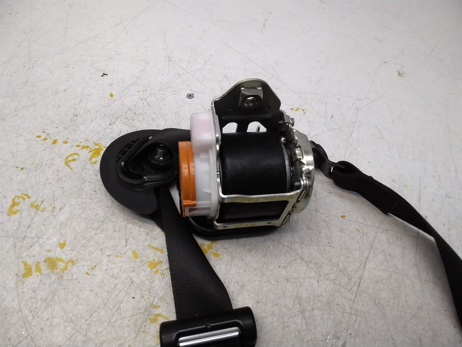 MERCEDES A-CLASS  FRONT RIGHT SEAT BELT WITH PRETENSIONER A1778600800 FMS407 OSF