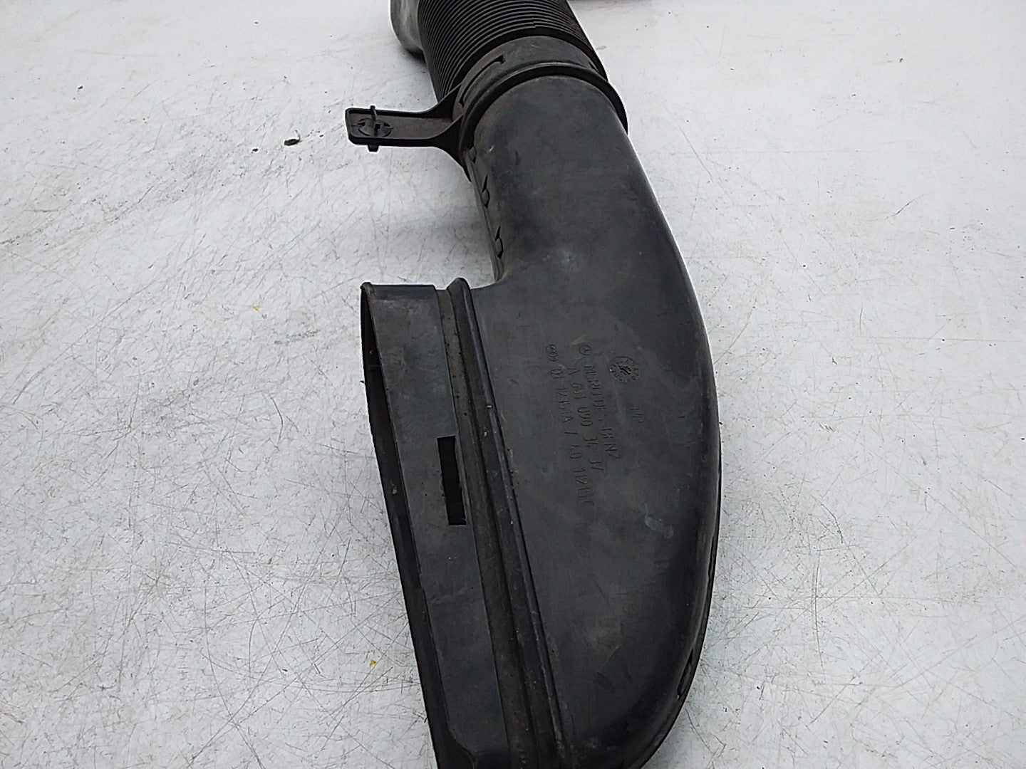 MERCEDES BENZ E-CLASS W212 AIR INTAKE TUBE A6510903437 FMI12