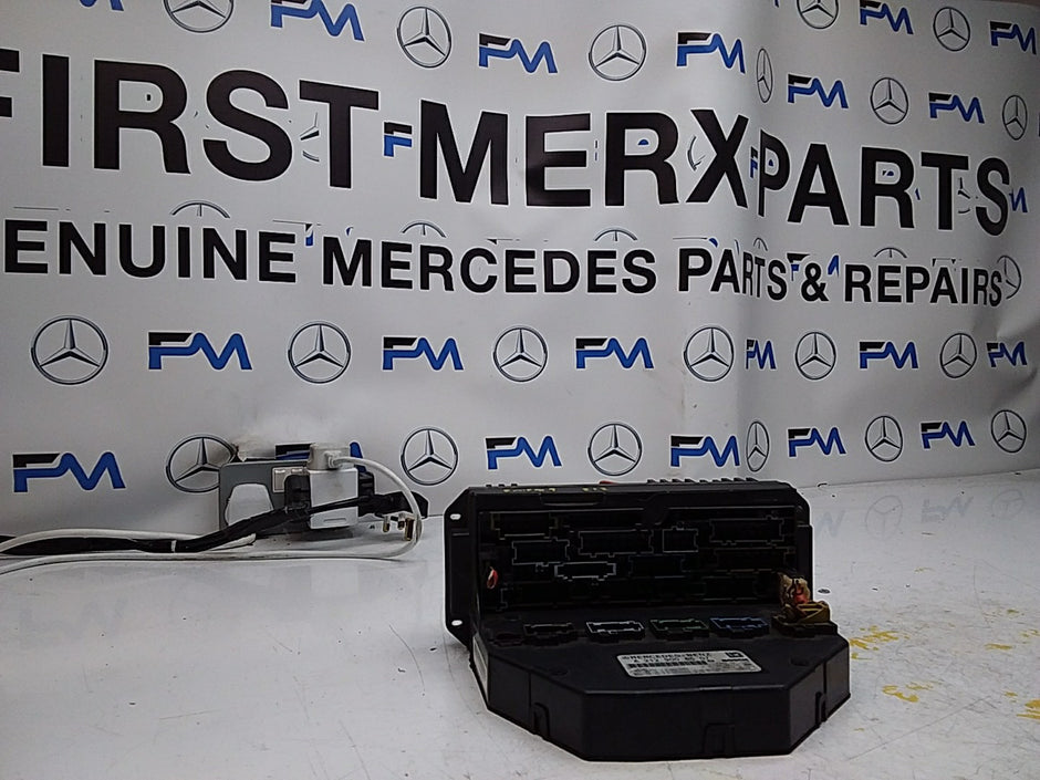 Mercedes E-CLASS W212 Fuse  Box RELAY A2129008507 FMF89