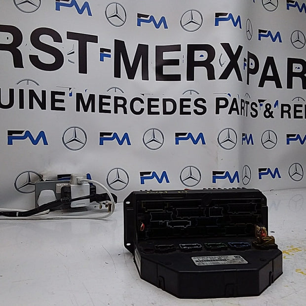 Mercedes E-CLASS W212 Fuse  Box RELAY A2129008507 FMF89