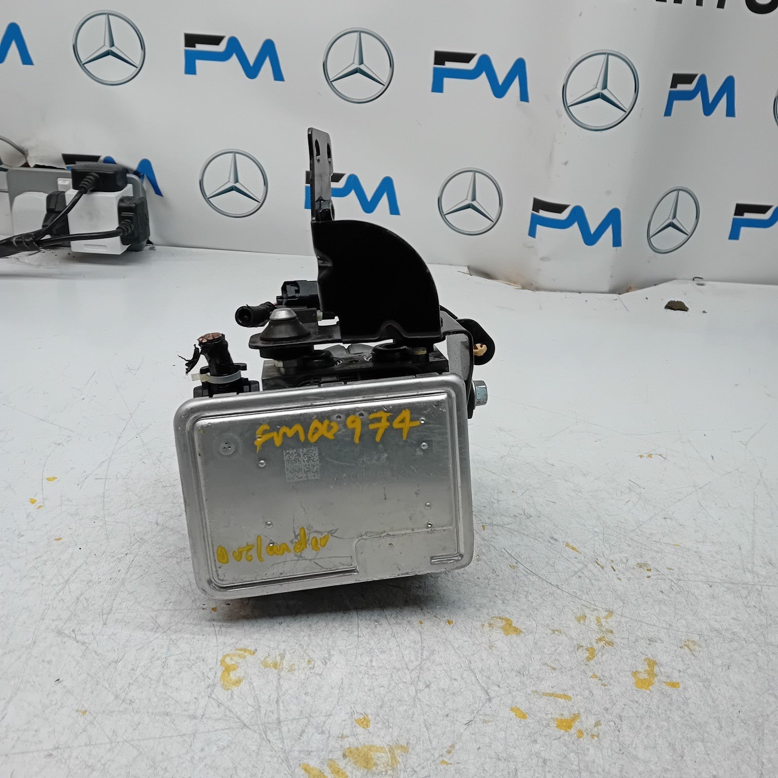 MITSUBISHI OUTLANDER MK3 ABS PUMP MODULE 06210988223 FM00974