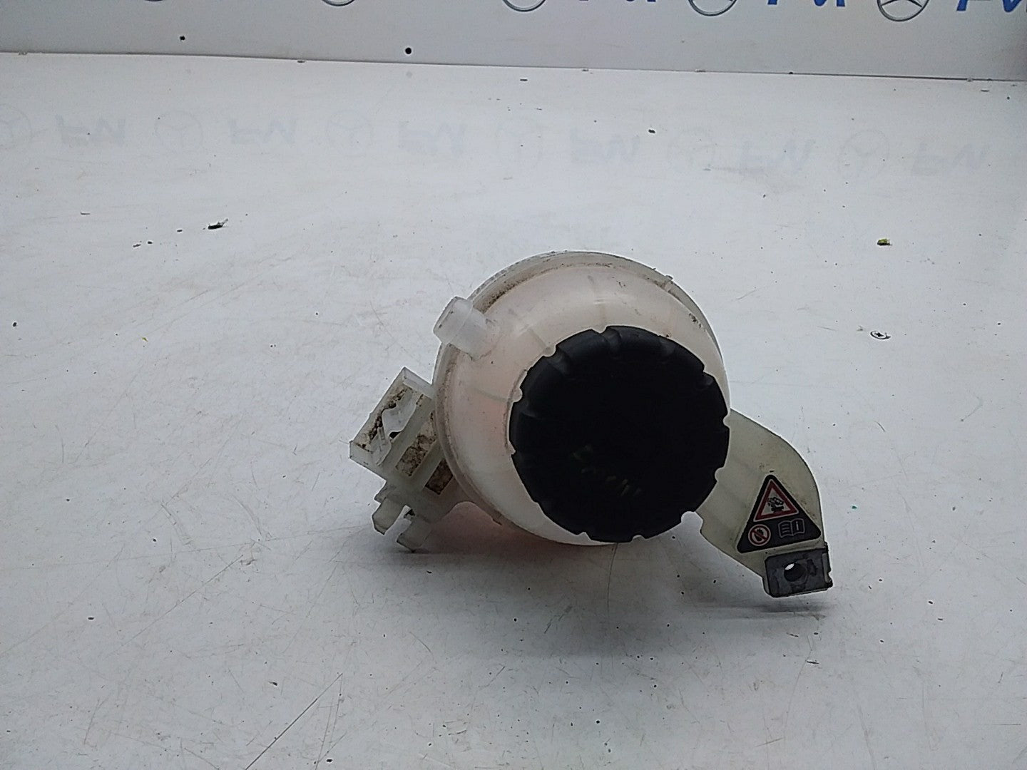 MERCEDES BENZ S-CLASS W222 COOLANT EXPANSION TANK 2014ONWARDS A2225000549 FMC111