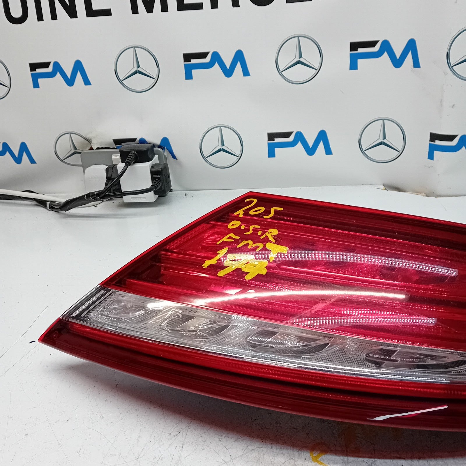 MERCEDES C-CLASS W205 DRIVER SIDE OS REAR TAIL LIGHT FMT177 2016 A2059066400