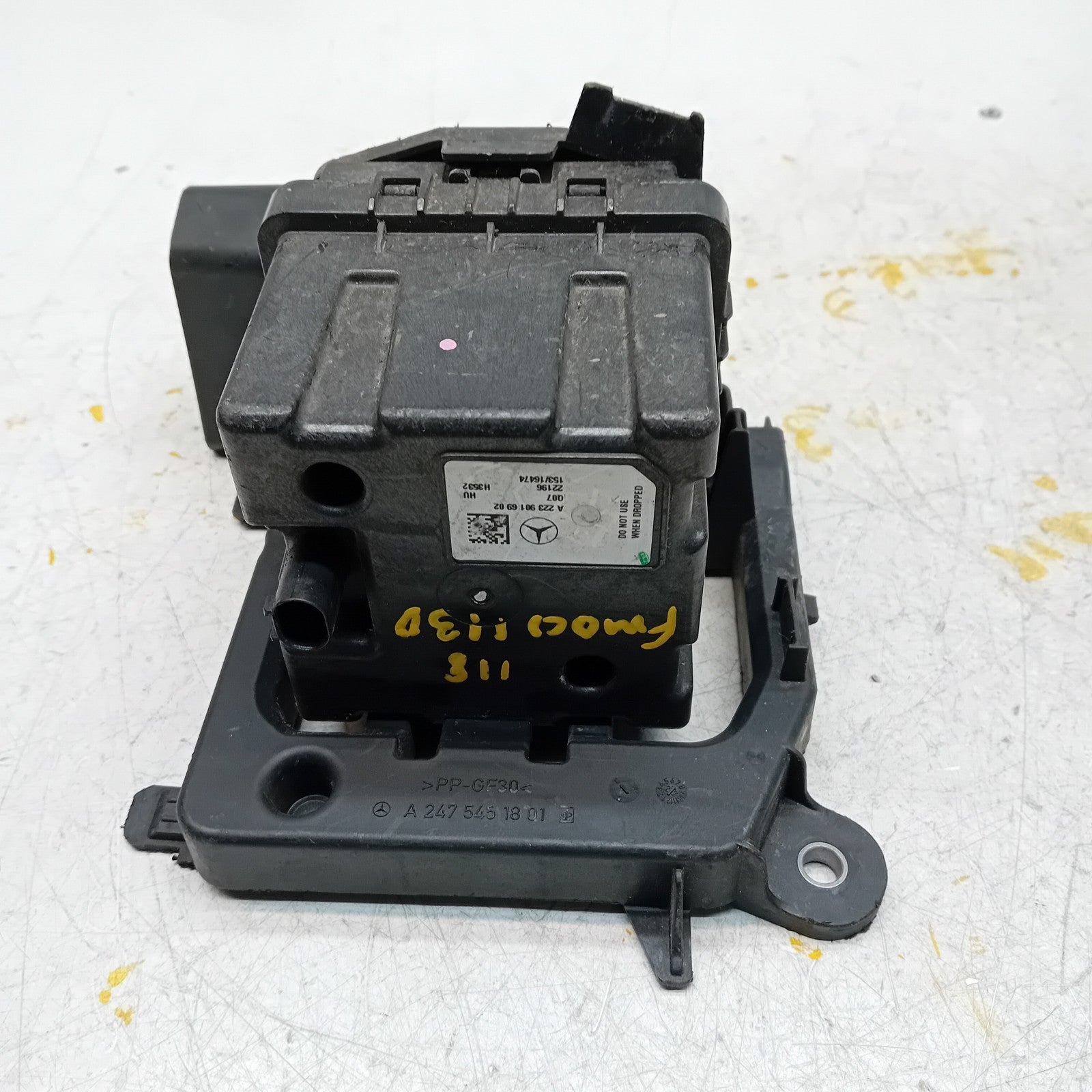 MERCEDES C-CLASS W205 ENGINE SOUND CONTROL MODULE & BRACKET A2239016902 FM001130