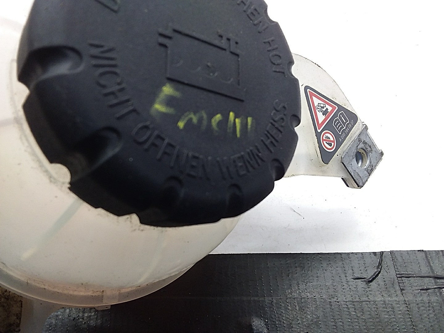 MERCEDES BENZ S-CLASS W222 COOLANT EXPANSION TANK 2014ONWARDS A2225000549 FMC111