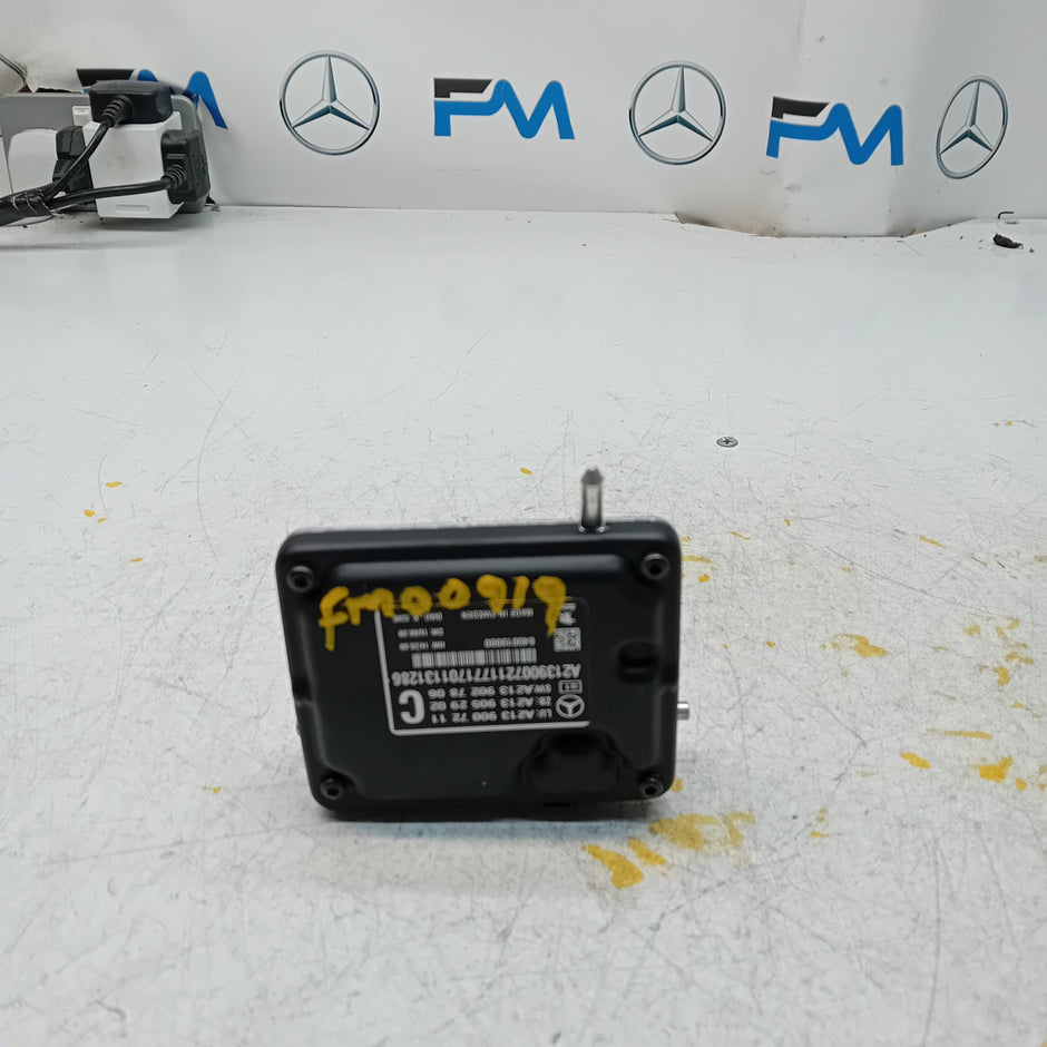 MERCEDES BENZ E-CLASS W213 FRONT WINDSHIELD CAMERA CONTROL A2139007211 FM00919