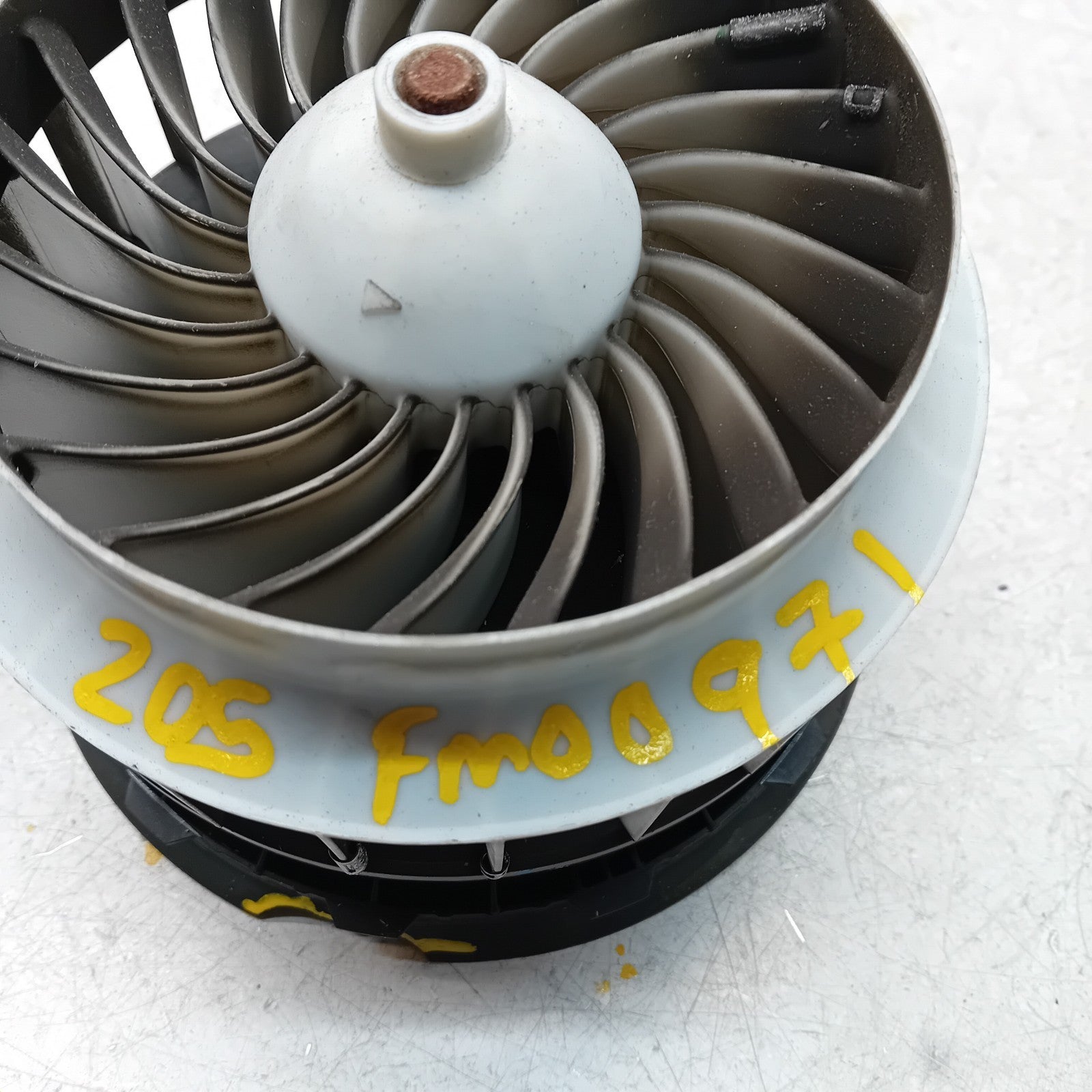 MERCEDES BENZ W205 C-CLASS INTERIOR BLOWER HEATER FAN 0130309005 FM00971