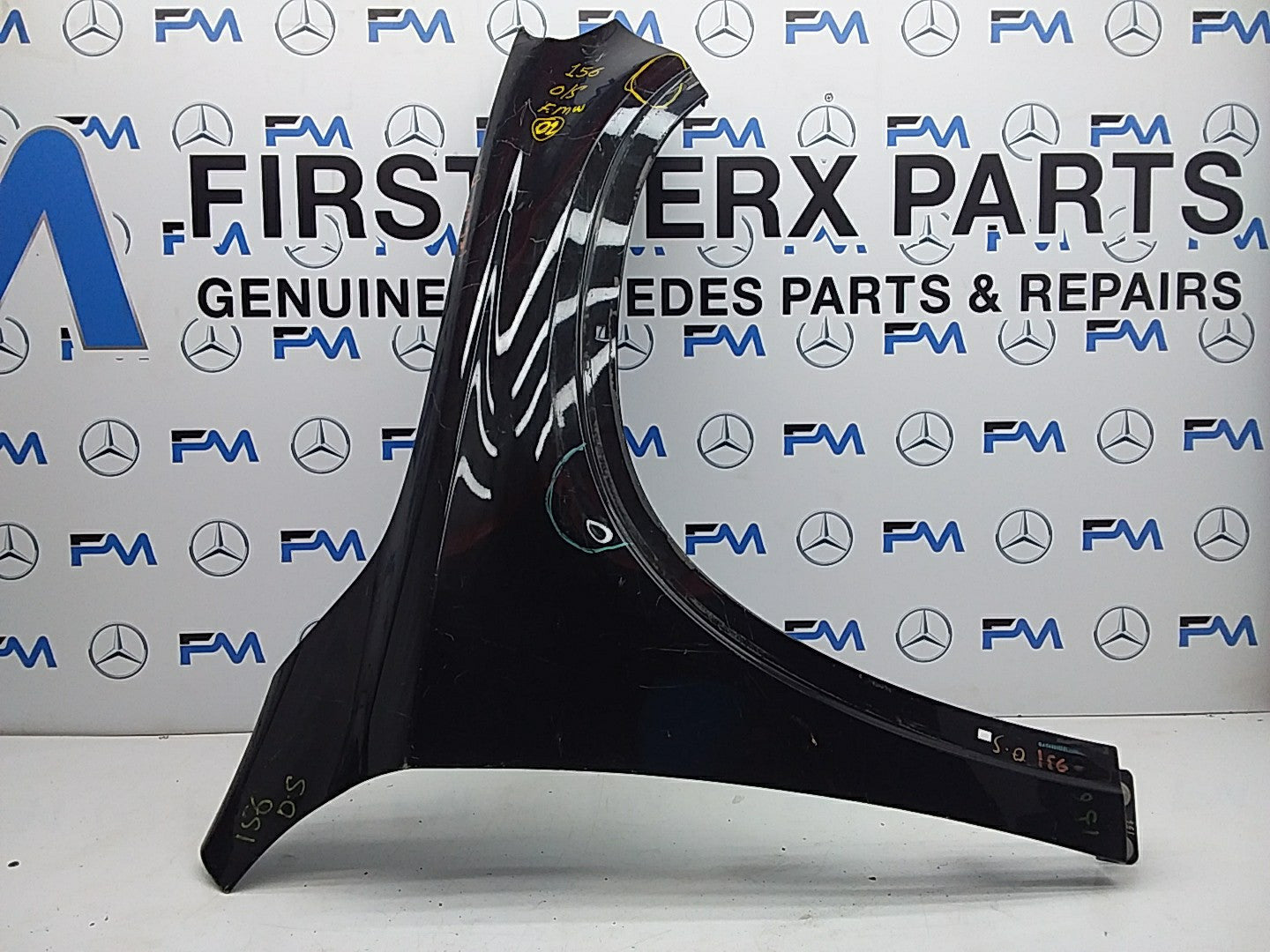 MERCEDES BENZ GLA W156 OS RIGHT DRIVER SIDE WINGS A1568810214 FMW02 (DAMAGED)