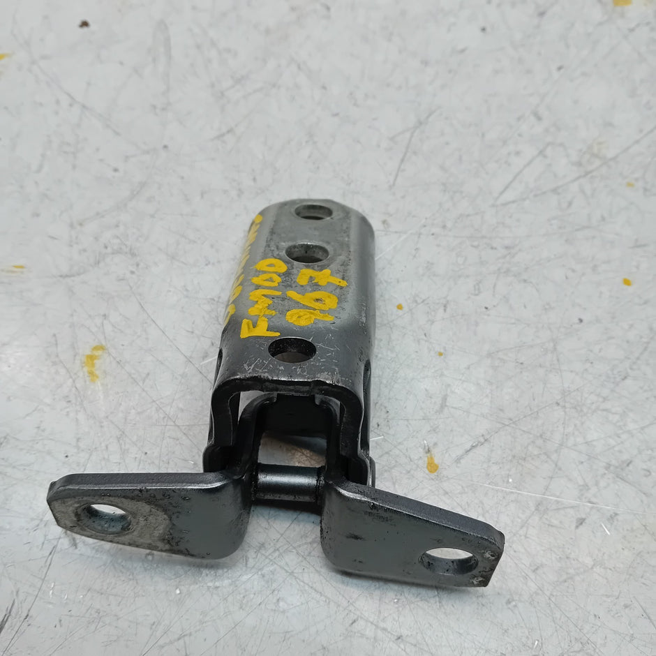 MITSUBISHI OUTLANDER MK3 RIGHT FRONT DOOR LOWER HINGE PANEL A204 A046834 FM00967