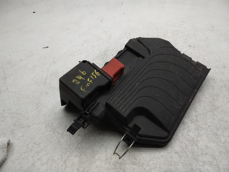 MERCEDES BENZ  B-CLASS  W246 FUSE RELAY JUNCTION BOX LID A2465400182  FMF156