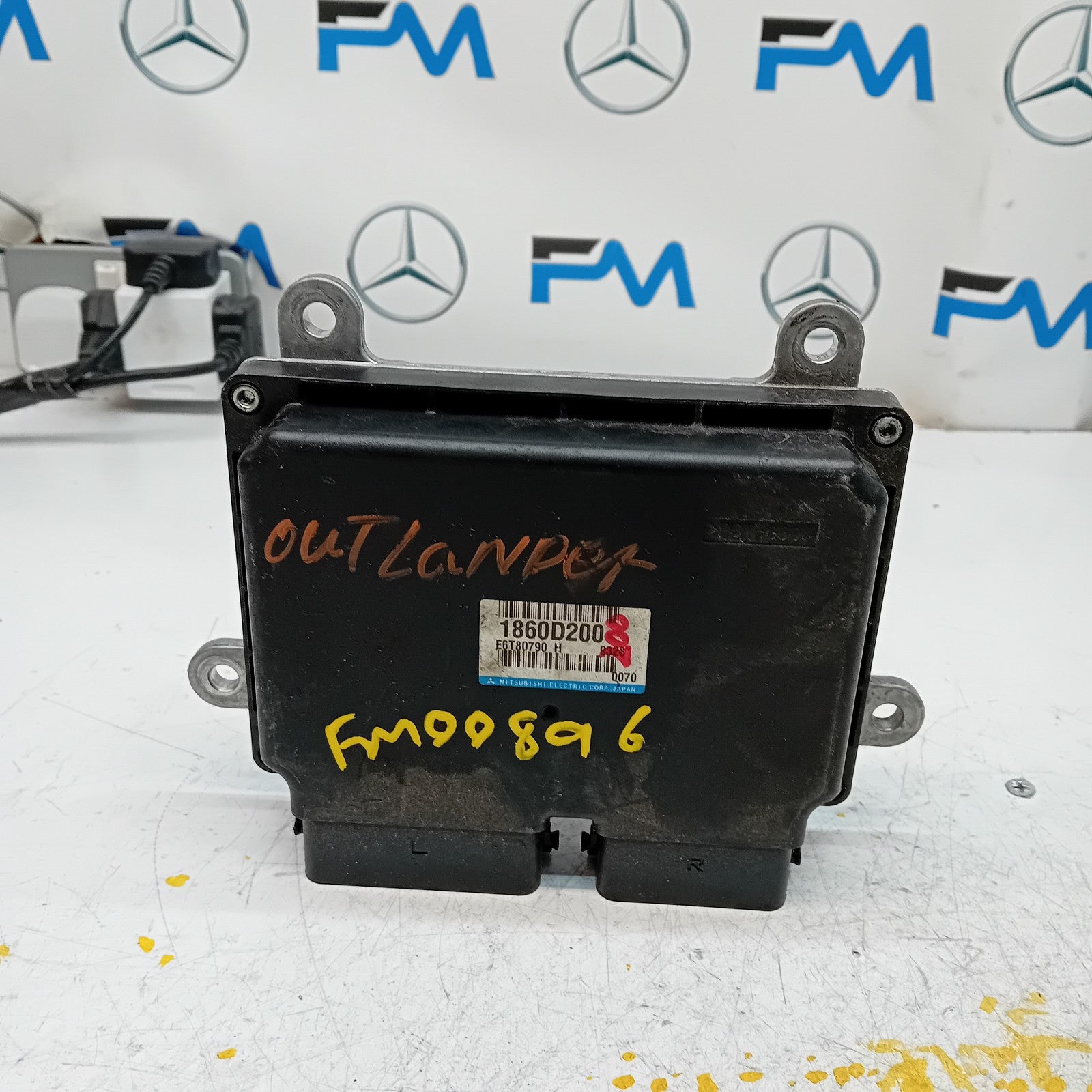 MITSUBISHI OUTLANDER MK3 ENGINE  ECU CONTROL MODULE 1860D200 FM00896