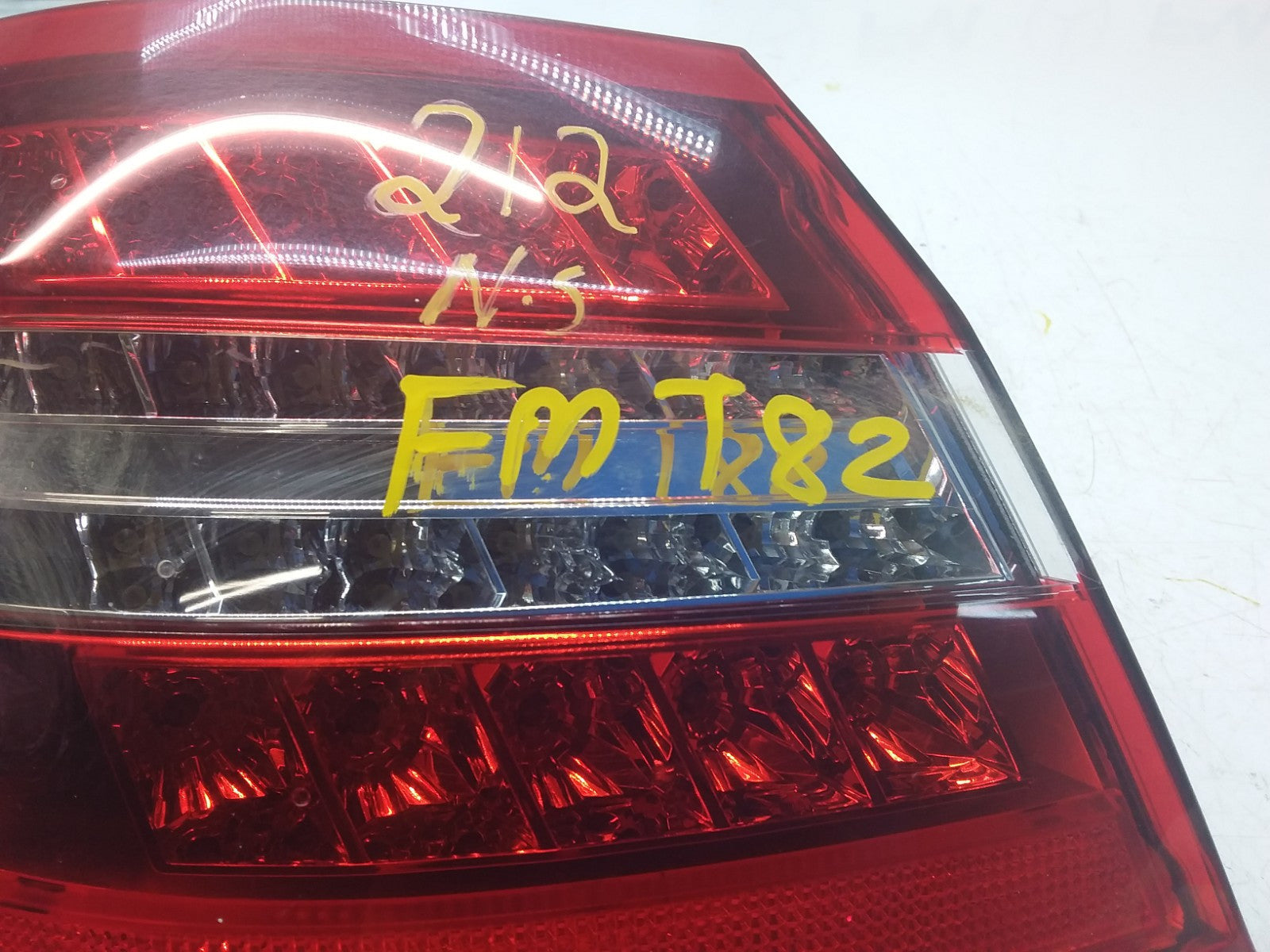 MERCEDES E-CLASS W212 REAR PASSENGER N/S TAIL LIGHT A2129060558 2012 FMT82