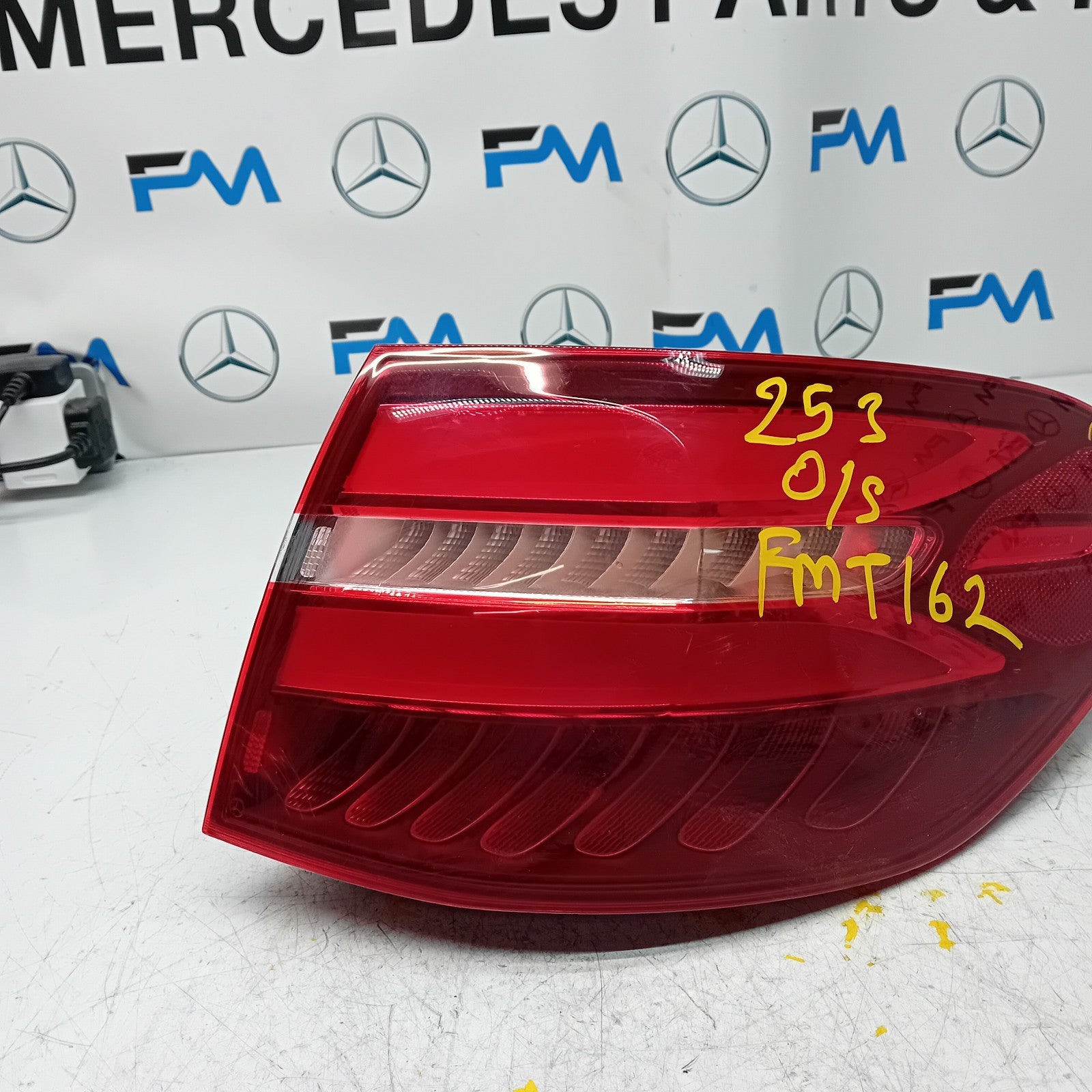 MERCEDES GLC W253 DRIVER SIDE OS REAR TAIL LIGHT A2539061000 2016 FMT162