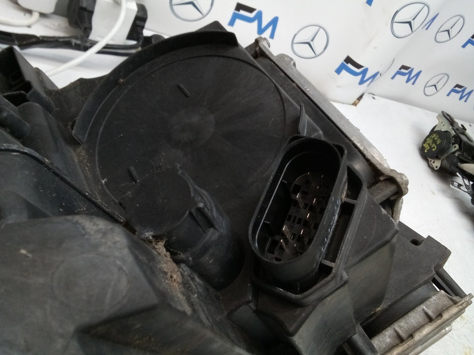 MERCEDES CLA W117 HEADLIGHT PASSENGER NS LEFT A1179065300 2015 FMH172