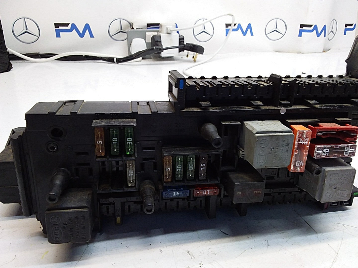 MERCEDES BENZ E-CLASS W212 FUSE BOX RELAY A2129003822 FMF108