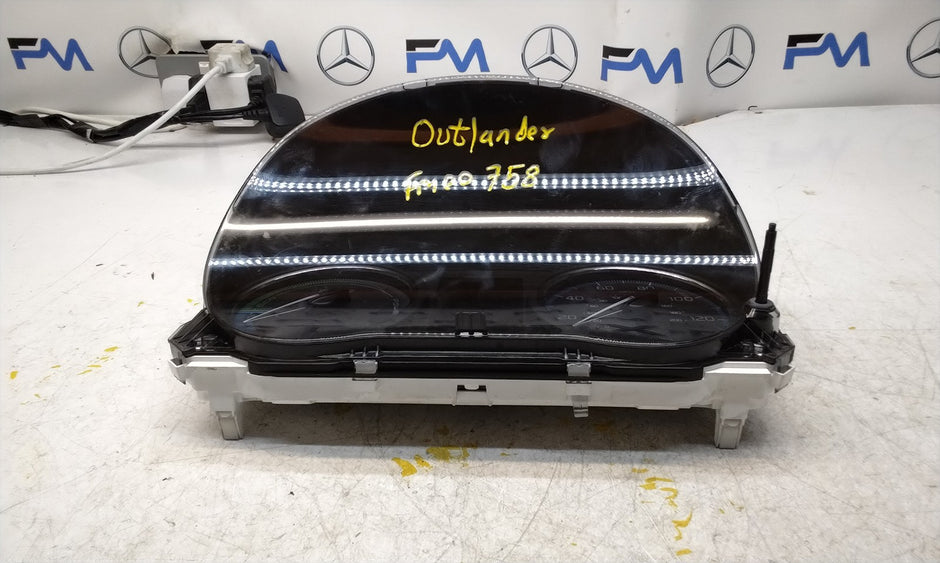 MITSUBISHI OUTLANDER 8100C544 SPEEDOMETER INSTRUMENT CLUSTER FM00758