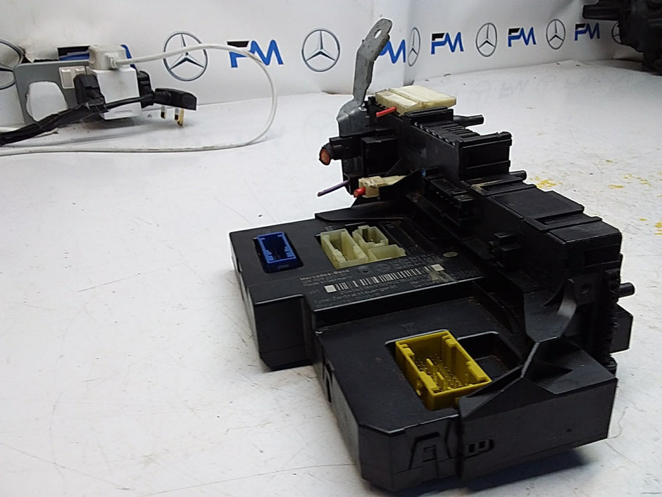 Mercedes C-CLASS W204 Fuse Box RELAY  A2045451869 FMF106