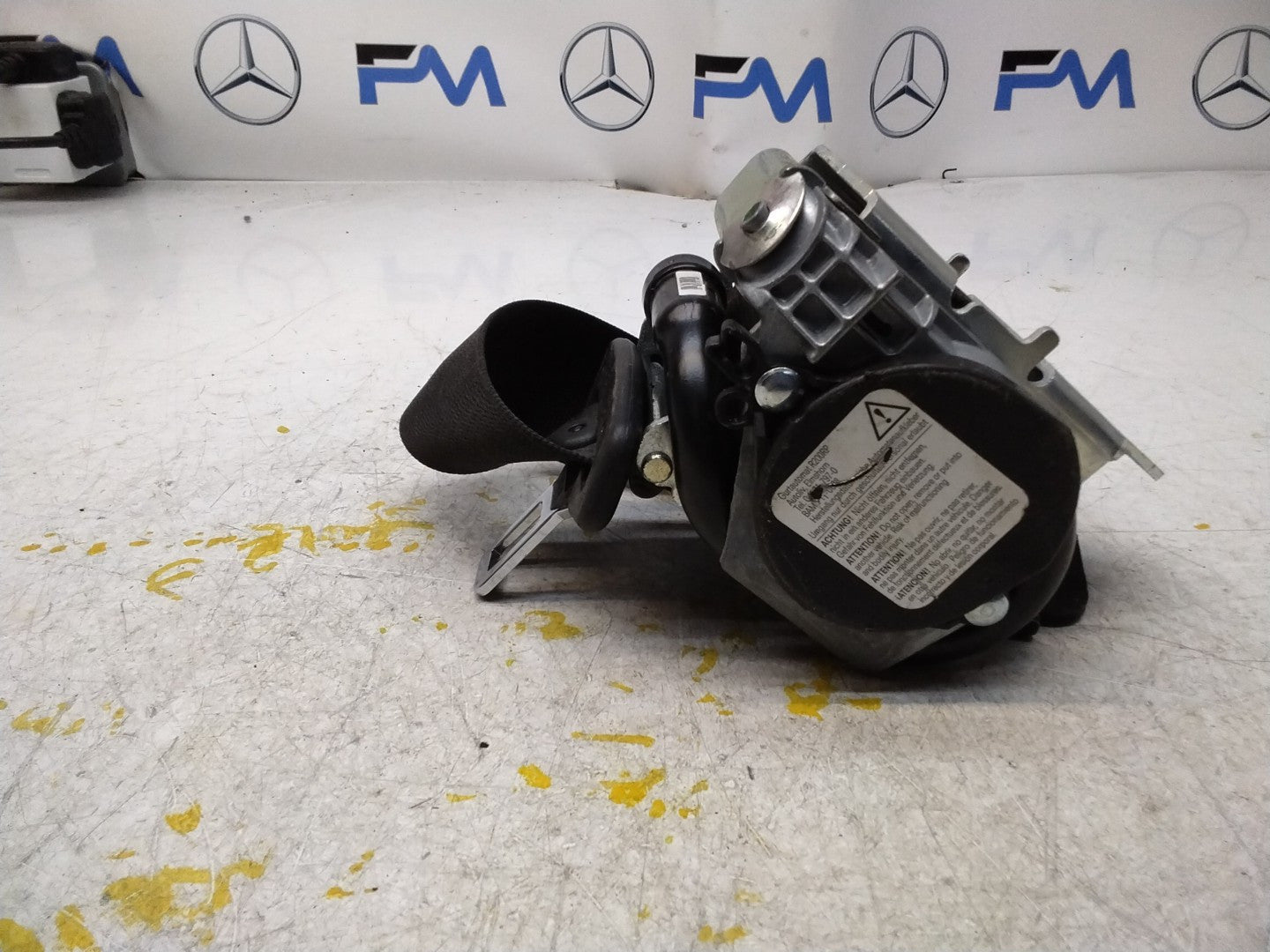 MERCEDES E CLASS SEAT BELT REAR RIGHT AND LEFT A2078602385 C207 FMS449 NSR OSR