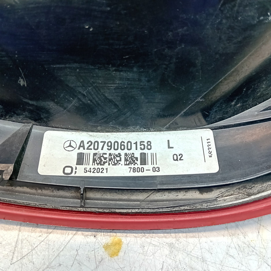 MERCEDES E-CLASS W207 COUPE PASSENGER SIDE NS REAR TAIL LIGHT A2079060158 FMT171