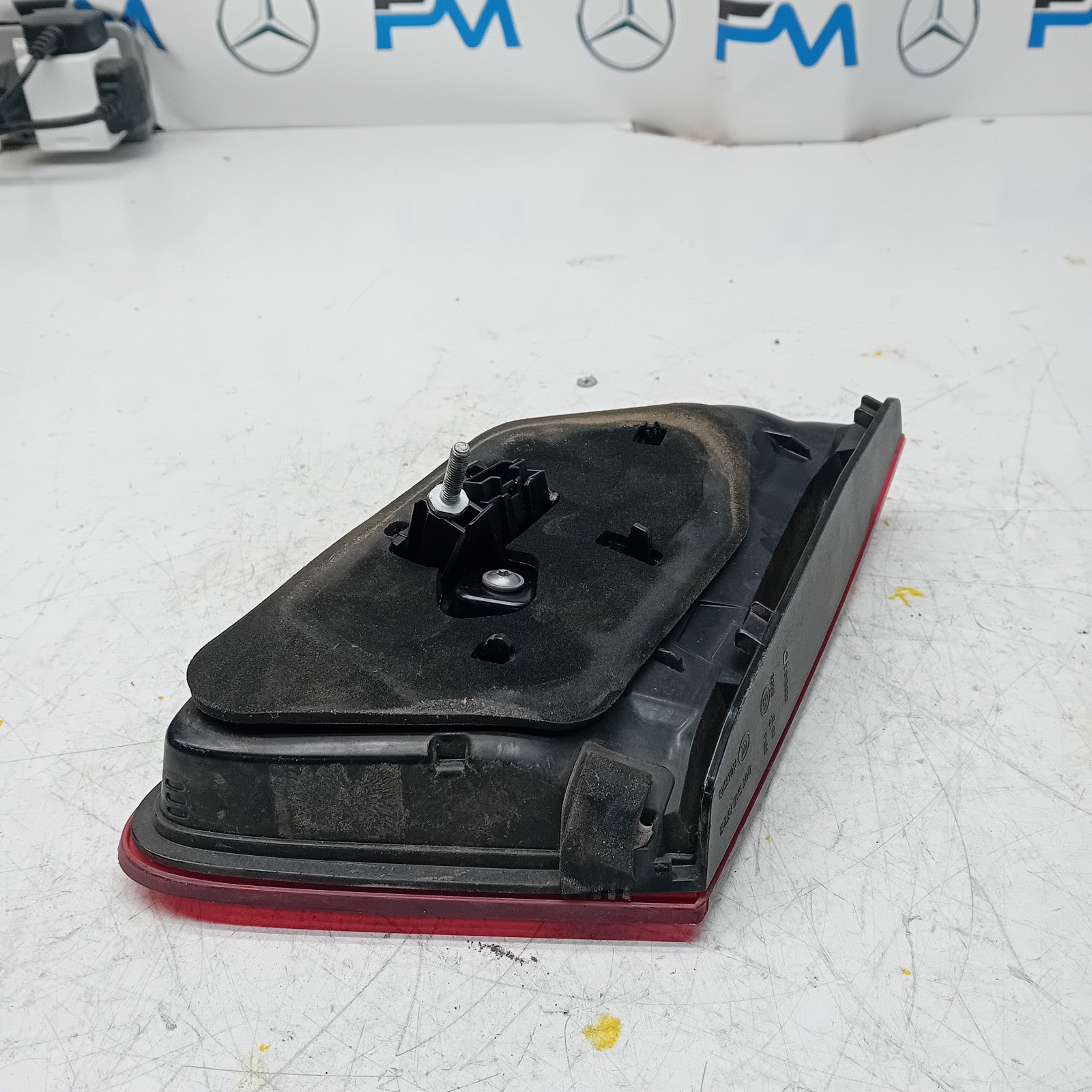 MERCEDES E-CLASS W212 PASSENGER SIDE NS REAR TAIL LIGHT FMT123