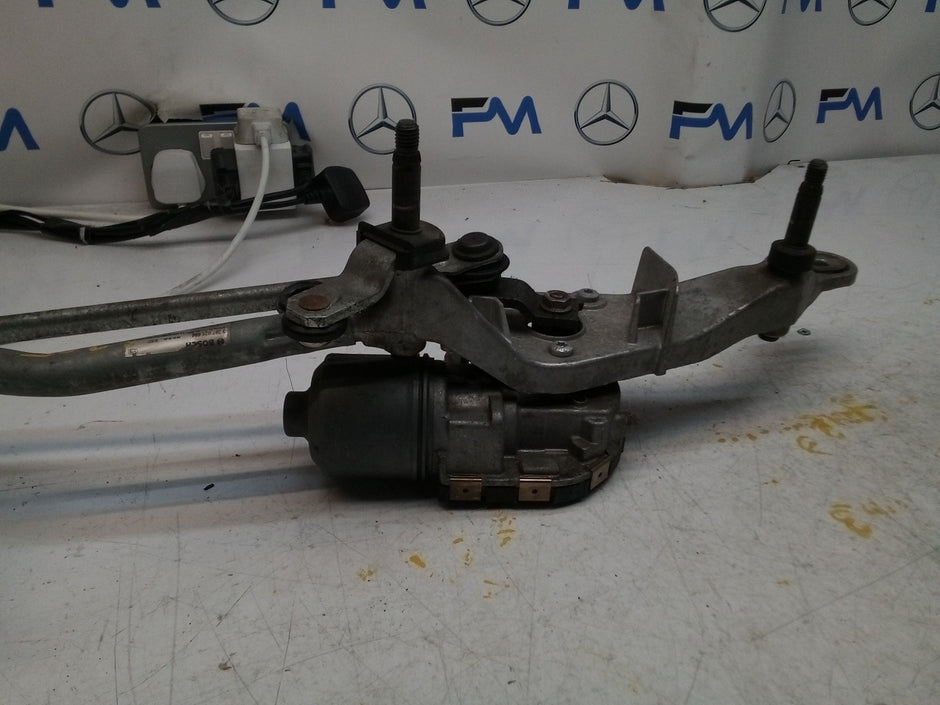 MERCEDES-BENZ C CLASS W205 FRONT WIPER MOTOR WITH LINKAGE A2059600940 FM00218