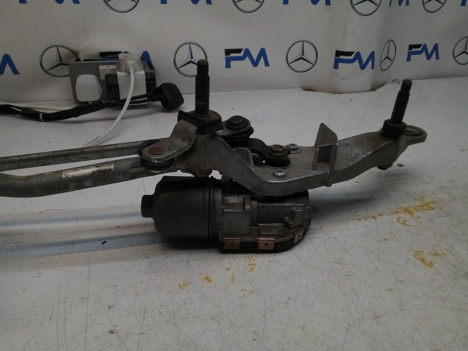 MERCEDES-BENZ C CLASS W205 FRONT WIPER MOTOR WITH LINKAGE A2059600940 FM00218