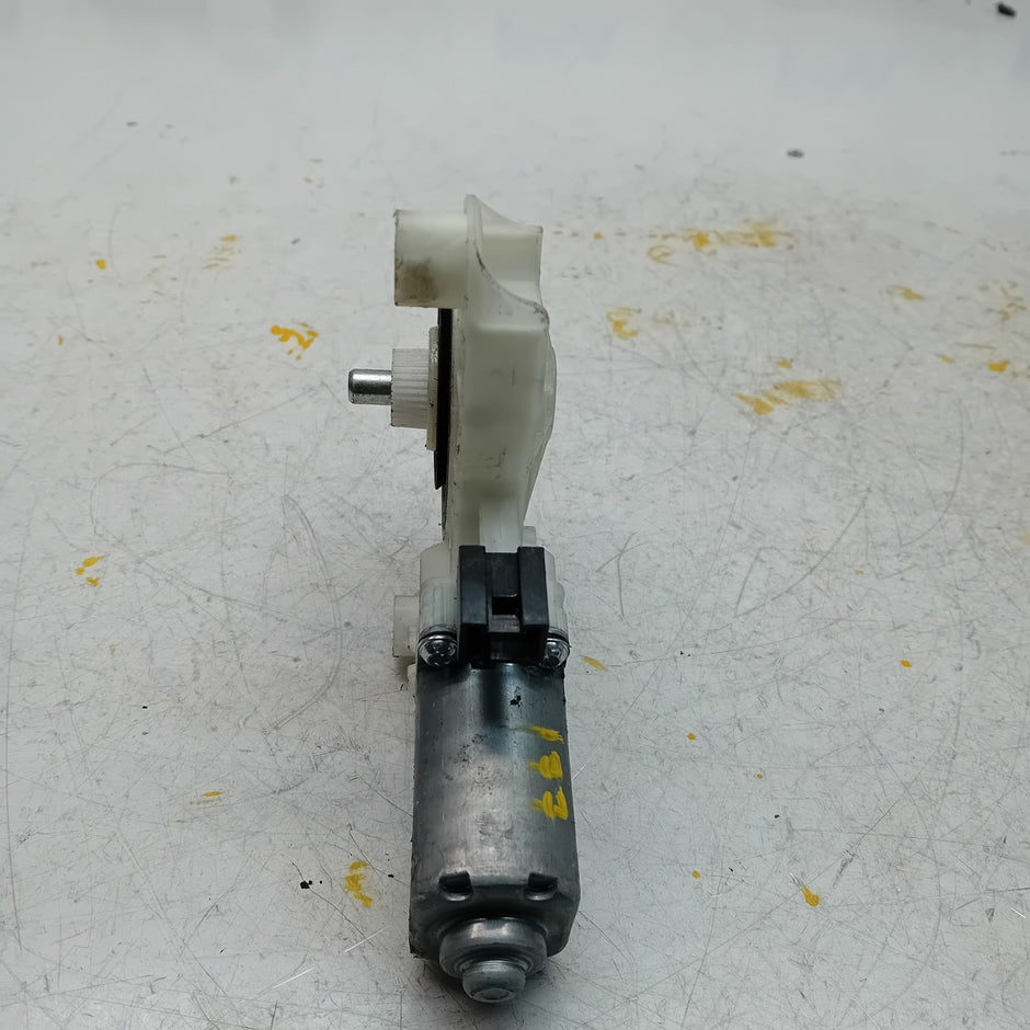 MERCEDES C E-CLASS W213 W205 PASSENGER FRONT WINDOW MOTOR A0009065806 FM00944