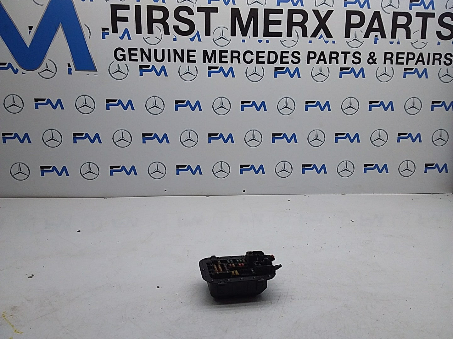 MERCEDES BENZ S-CLASS W222 2014ONWARDS FUSE RELAY BOX  A2225403150 FMF128