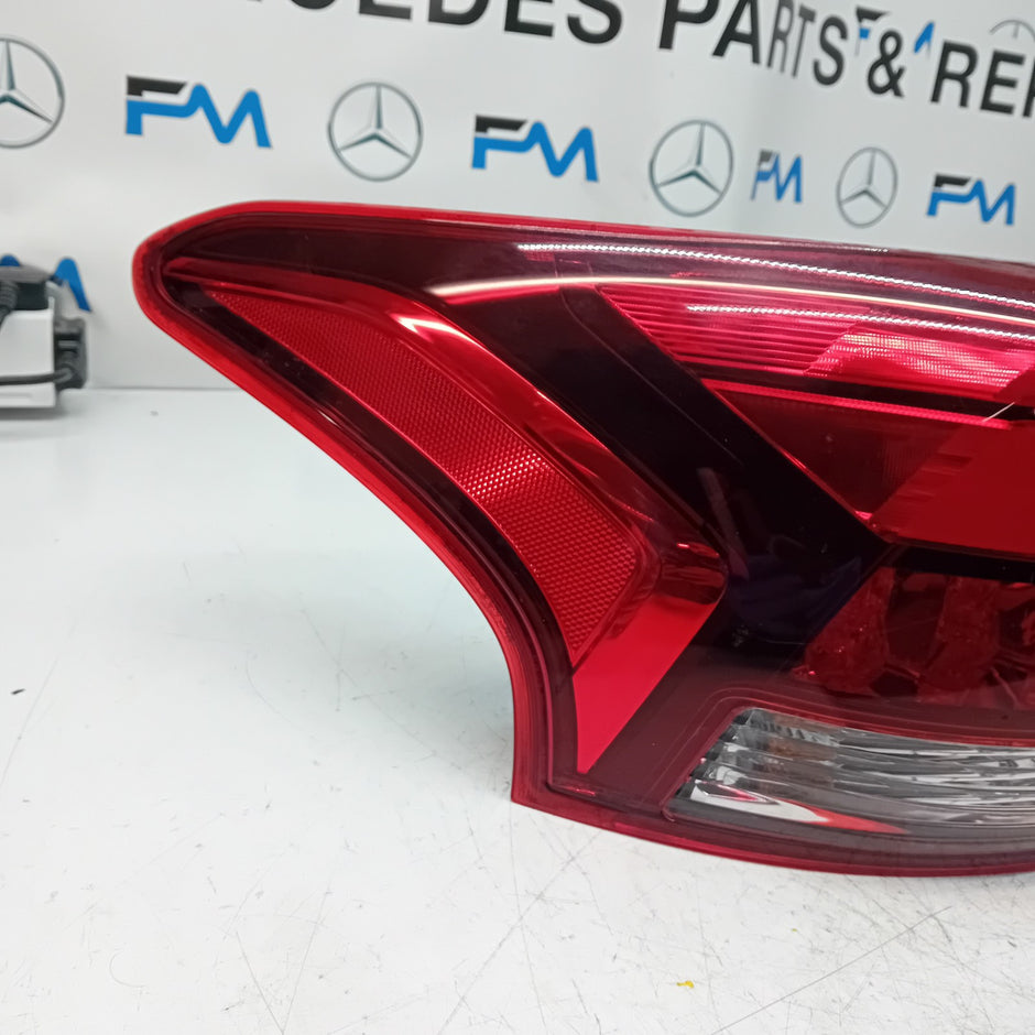 MITSUBISHI OUTLANDER MK3 2015-19 PASSENGER SIDE NS OUTER REAR TAIL LIGHT FMT136