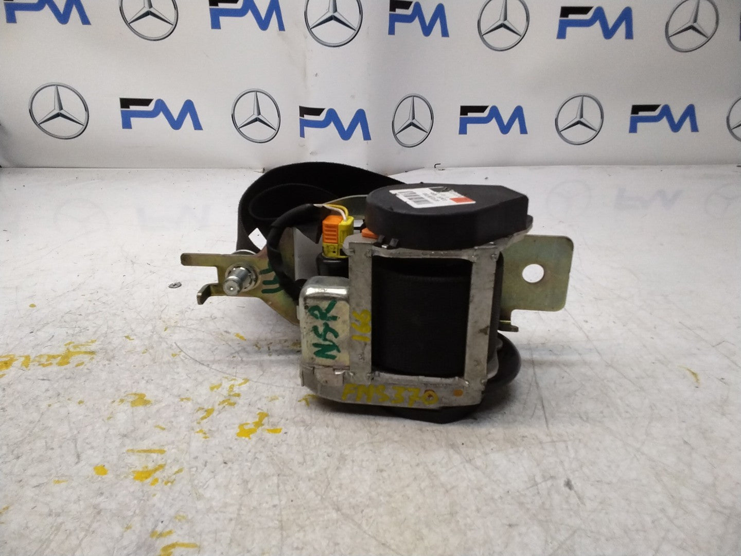 MERCEDES BENZ GLE W166 SIDE REAR SEAT BELT A1668603185 FMS370 NSR