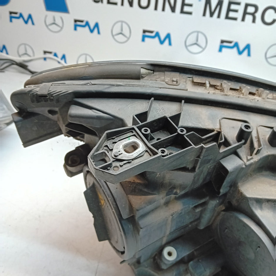 MERCEDES CLA-CLASS HEADLIGHT PASSENGER NS  LEFT A1179065300 2015 BI-XENON FMH178