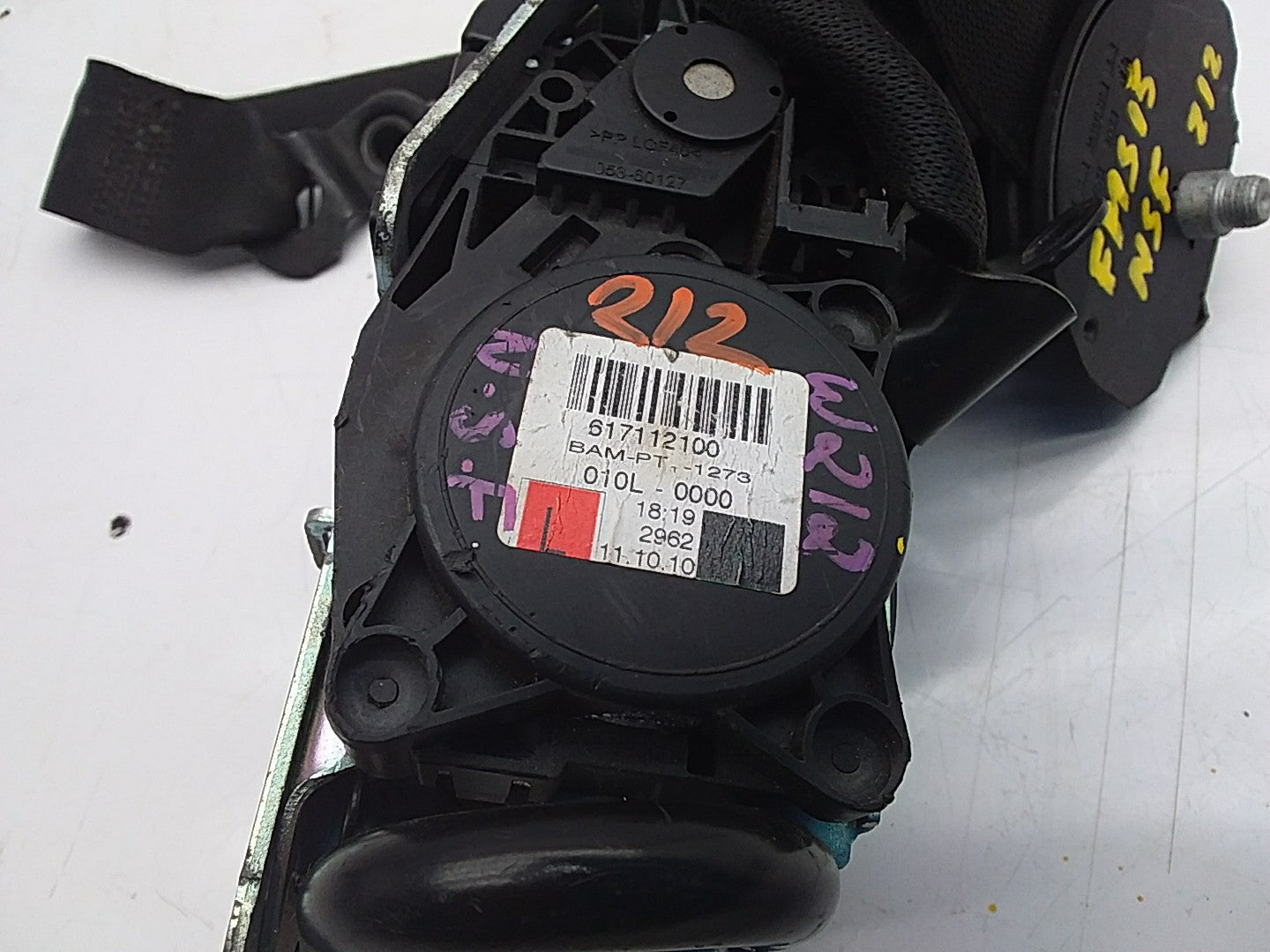MERCEDES E CLASS W212  SEAT BELT FRONT LEFT PASSENGER SIDE A2128607585 FMS15 NSF