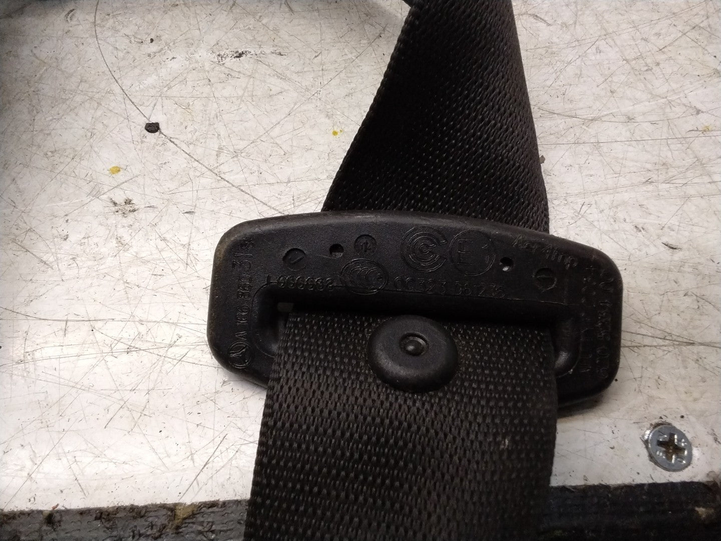 MERCEDES BENZ GLE W166 SIDE REAR SEAT BELT A1668603185 FMS372 NSR