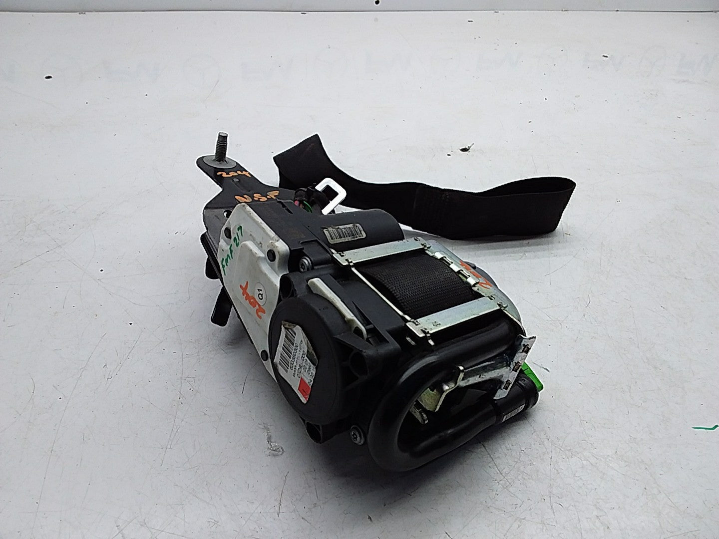 MERCEDES C-CLASS W204 SEAT BELT FRONT LEFT PASSENGER SIDE A2048601985 FMS217 NSF