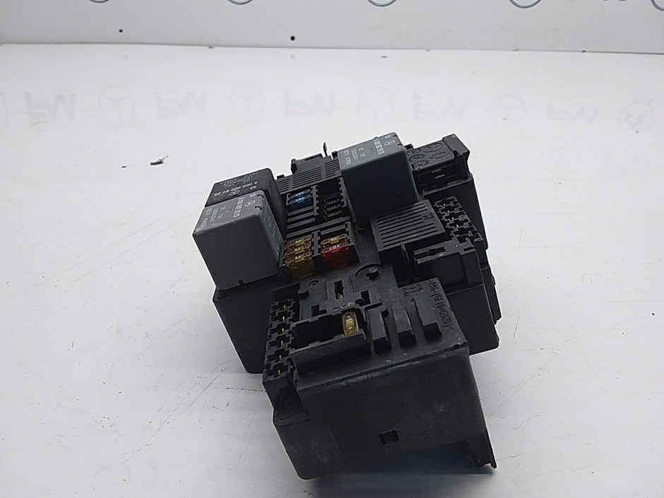 MERCEDES E CLASS FUSE RELAY BOX A2139065706 W213 2016 ONWARDS  FMF52
