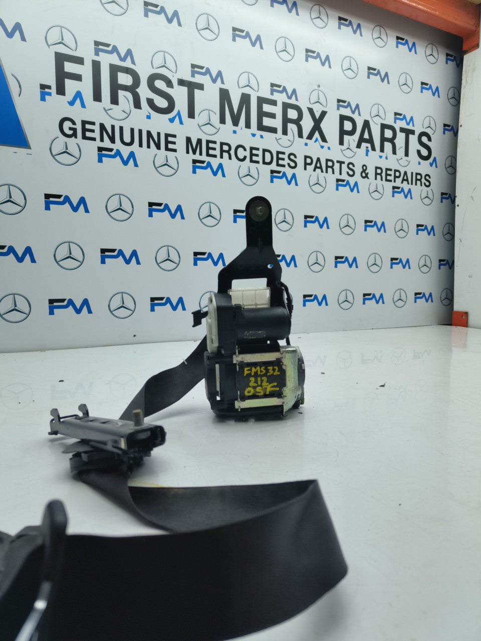 MERCEDES BENZ E-CLASS W212 DRIVER SIDE FRONT SEAT BELT A2128600886 OSF FMS32