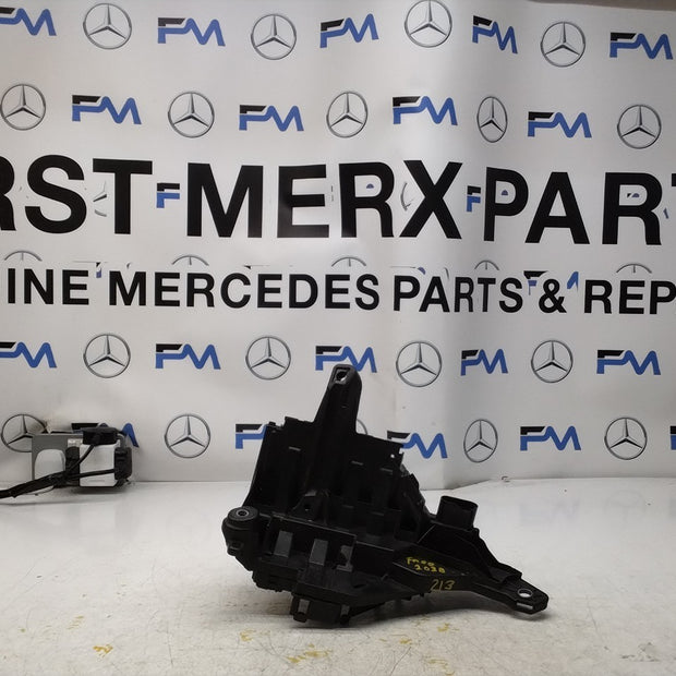 Mercedes C-CLASS W205 Fuse Relay Junction Box A2135400750 FM001038